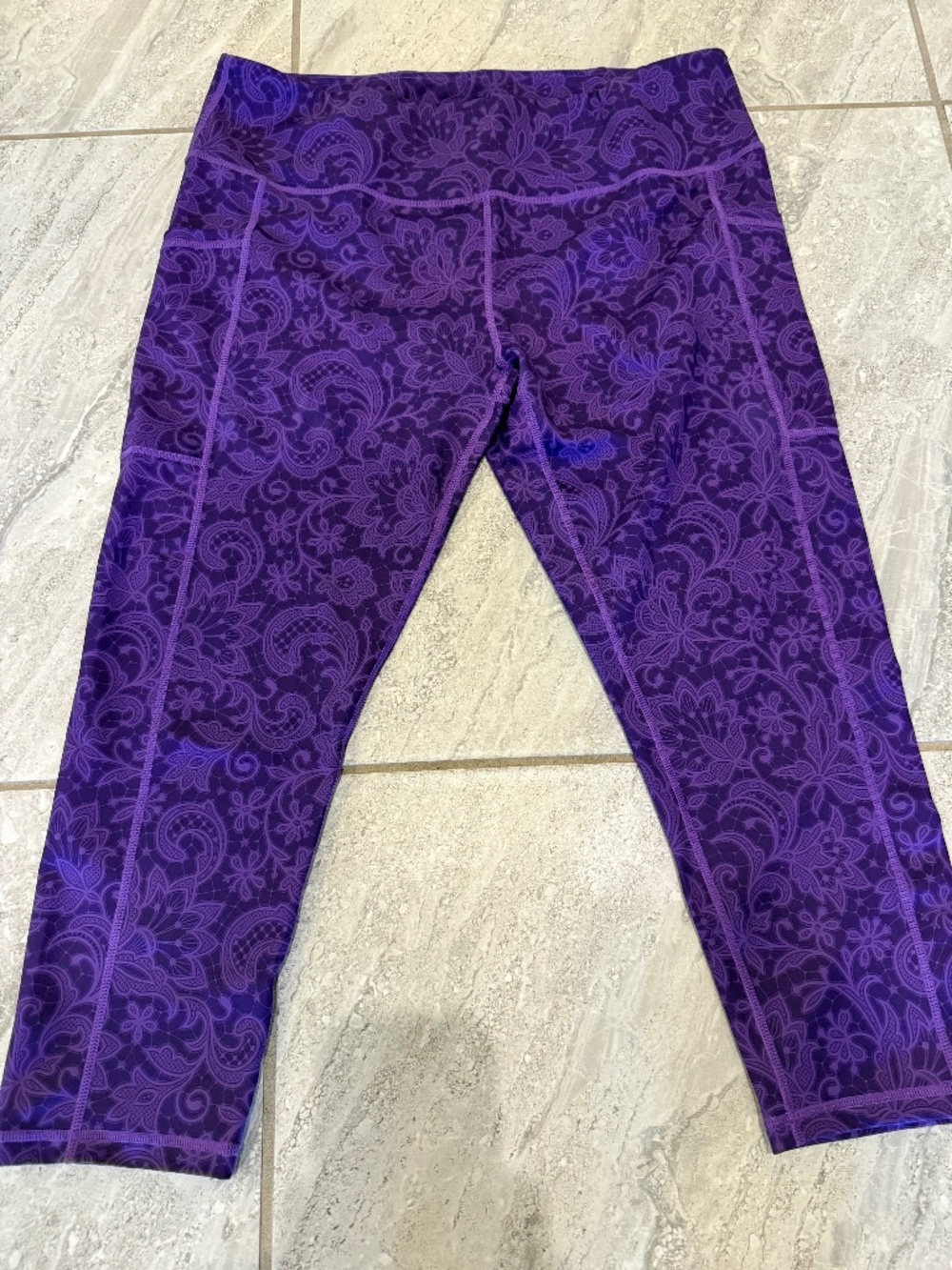 Constantly Varied Gear Purple Lace Capri Leggings XXL
